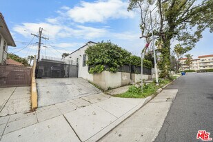 369 S Virgil Ave in Los Angeles, CA - Building Photo