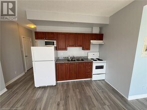135 James St S in Hamilton, ON - Building Photo - Building Photo