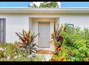 1281 Barber St in Sebastian, FL - Foto de edificio - Building Photo
