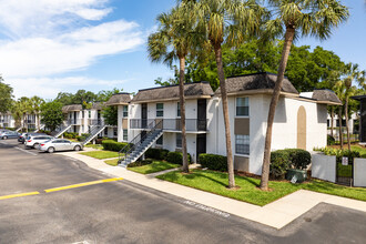 Russellwood Condominiums in Brandon, FL - Building Photo - Building Photo