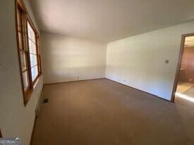 86 S Forest Ave in Hartwell, GA - Building Photo