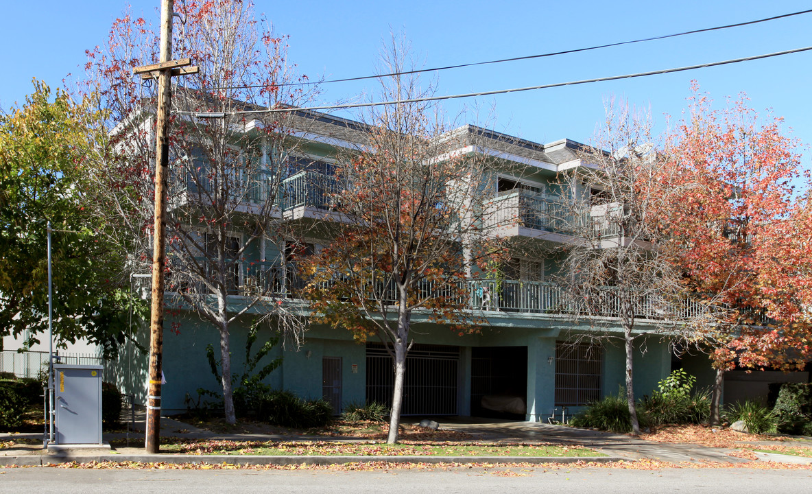 605 Junipero Ave in Long Beach, CA - Foto de edificio