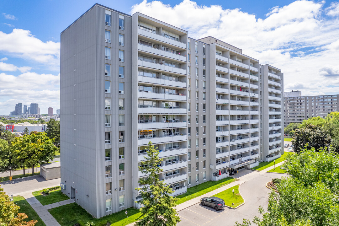 11 Antrim Cres in Toronto, ON - Building Photo