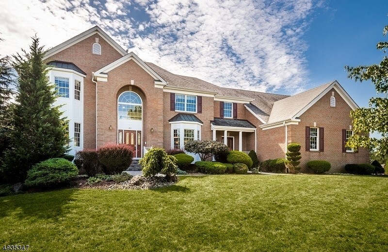 43 Rosewood Ct in Montgomery, NJ - Building Photo