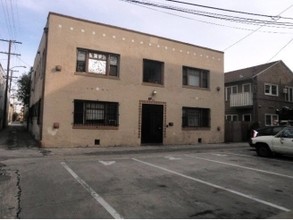 623 E Broadway in Long Beach, CA - Foto de edificio - Building Photo