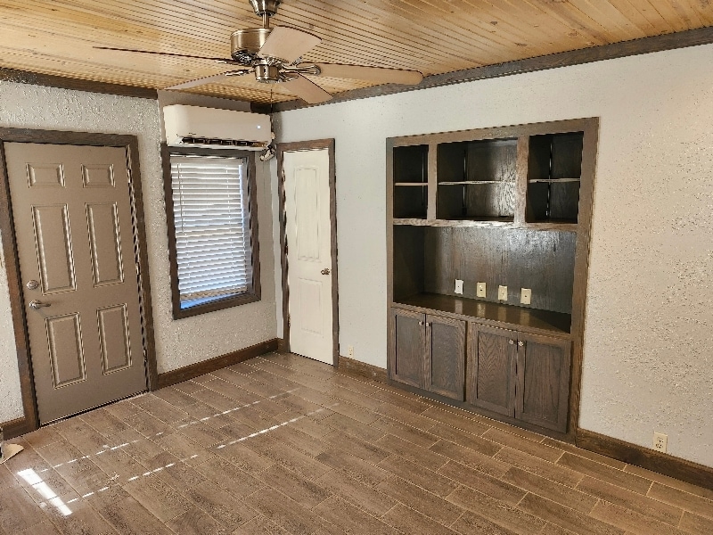 201 N High St in Neosho, MO - Building Photo