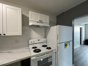 4 Front St E in Kawartha Lakes, ON - Building Photo - Building Photo