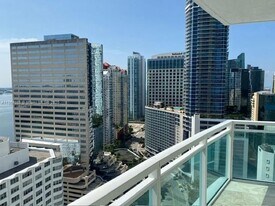 950 Brickell Bay Dr in Miami, FL - Building Photo