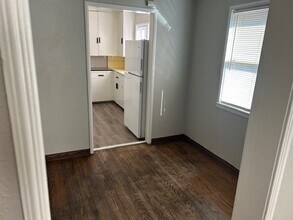 1426 Pine Ave, Unit B in Long Beach, CA - Building Photo - Building Photo