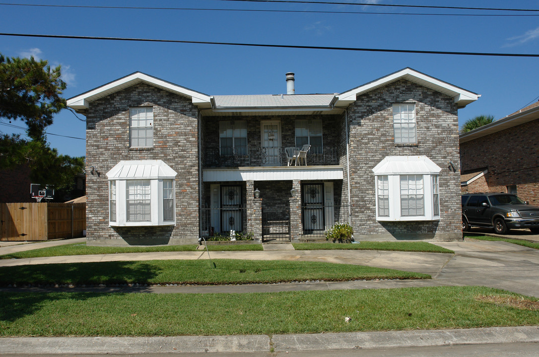 3737 Saratoga Dr in Metairie, LA - Building Photo