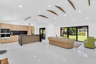 125 NE 107th St in Miami Shores, FL - Building Photo - Building Photo