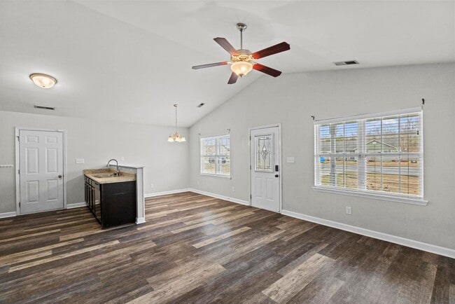 116 Heavens Gate Dr in Jacksonville, NC - Building Photo - Building Photo