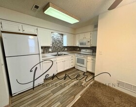 503 NE 1st St in Oak Grove, MO - Building Photo - Building Photo