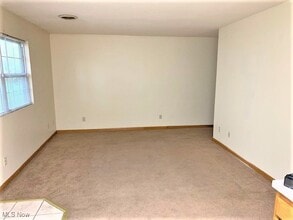1826 Adams Ln in Zanesville, OH - Building Photo - Building Photo