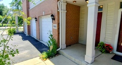 7421 Claridge Dr in Bridgeview, IL - Foto de edificio - Building Photo