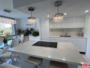 201 Ocean Ave Ext in Santa Monica, CA - Building Photo - Building Photo