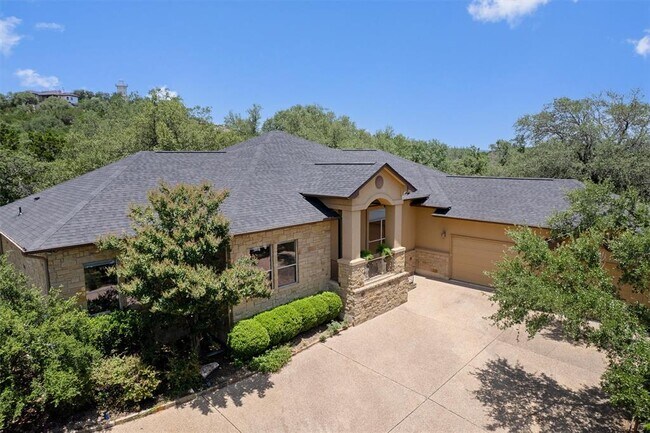 17109 Northlake Hills Dr in Jonestown, TX - Building Photo - Building Photo