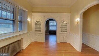 2 E Montgomery Ave in Bala Cynwyd, PA - Building Photo - Building Photo