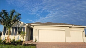 3930 SW 16th Pl in Cape Coral, FL - Building Photo