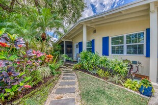 404 S Caloosahatchee Ave in Jupiter, FL - Building Photo