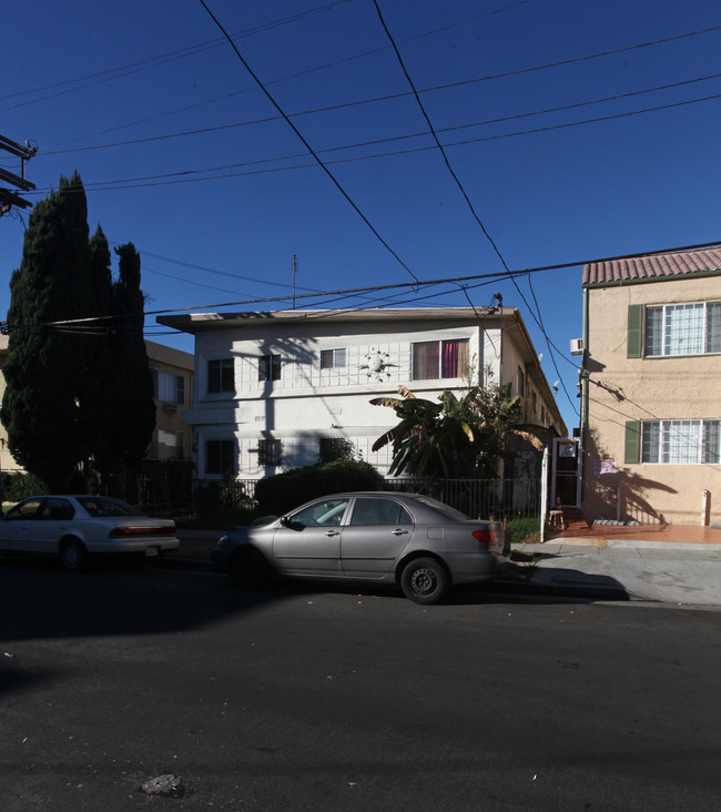 1211 N Berendo St in Los Angeles, CA - Building Photo - Building Photo