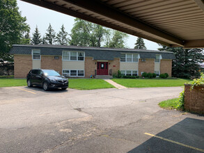 Mary Court Place Apartments in Alma, MI - Foto de edificio - Building Photo