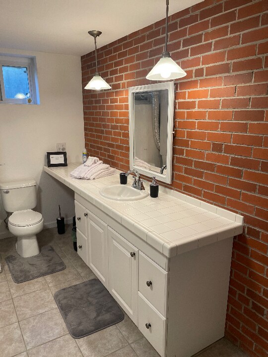 2550 S Dahlia St-Unit -Unit B in Denver, CO - Building Photo