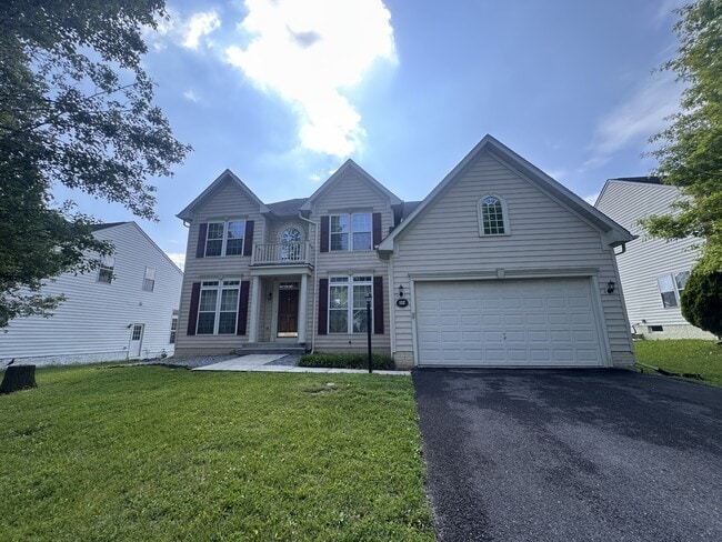 132 Richwood Hall Rd in Kearneysville, WV - Building Photo - Building Photo