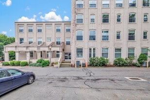 146 High St in Milford, CT - Building Photo