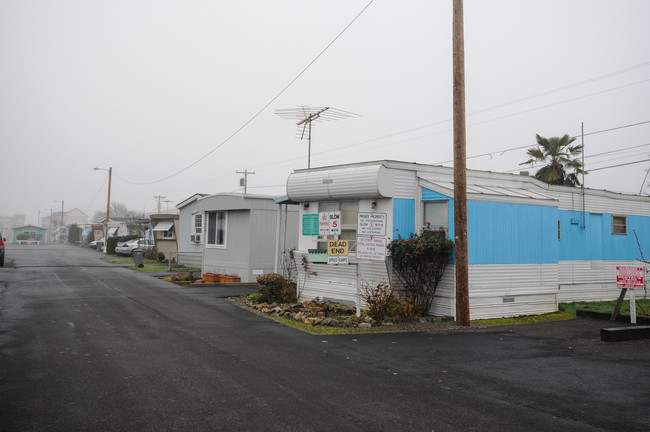 3825 Market St NE in Salem, OR - Building Photo - Building Photo