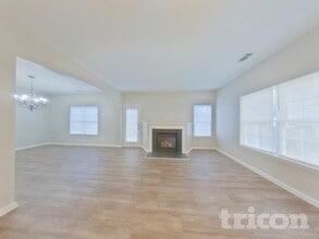 5113 Livermore Ln in Charlotte, NC - Building Photo - Building Photo