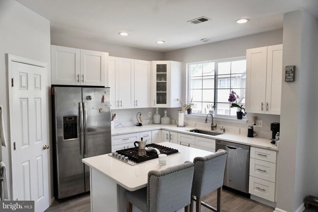 property at 8275 Shannons Landing Way