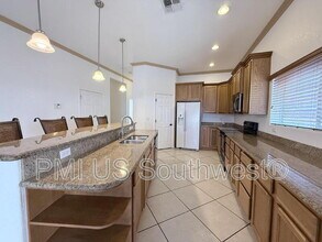 926 Stahlman Dr in Bullhead City, AZ - Building Photo - Building Photo