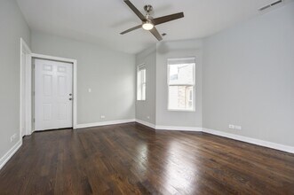 3015 W Wellington Ave in Chicago, IL - Building Photo - Building Photo