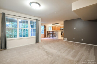 3047 Barclay Way in Ann Arbor, MI - Building Photo - Building Photo