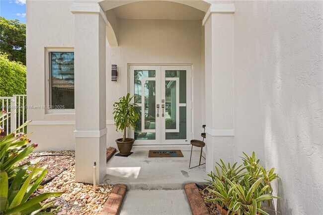 property at 1515 Winterberry Ln