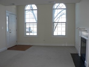 11 Foxcroft Rd, Unit 123 in Naperville, IL - Foto de edificio - Building Photo