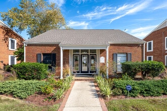 Pass Pointe Apartments in Biloxi, MS - Building Photo - Building Photo