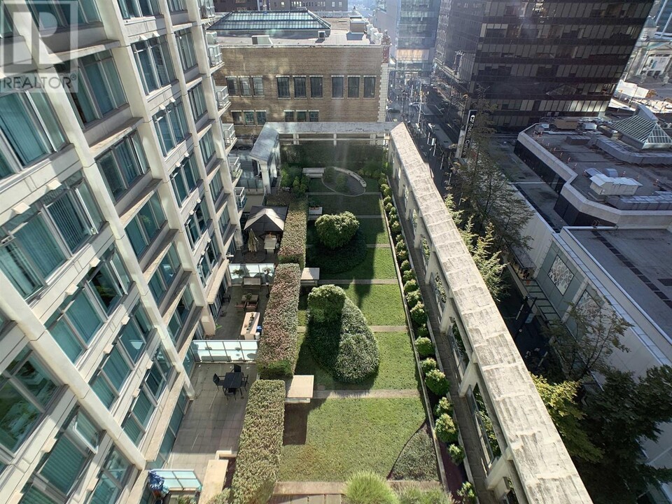610-1610 Granville St in Vancouver, BC - Building Photo