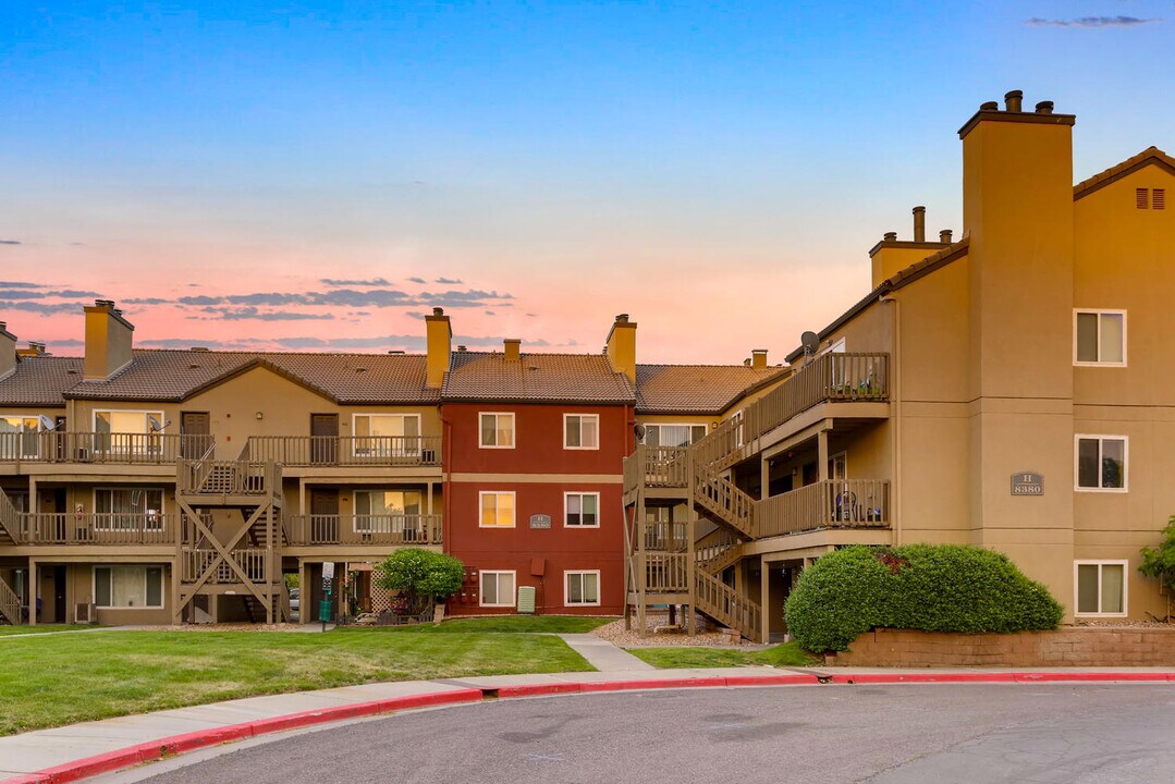 Toscana Apartments in Arvada, CO - Building Photo