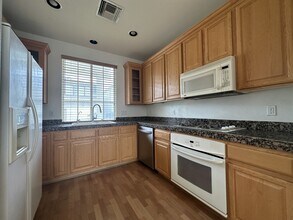 6294 Tillman Crest Ave in Las Vegas, NV - Building Photo - Building Photo