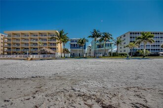 260 Key W Ct in Fort Myers Beach, FL - Building Photo - Building Photo