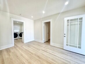 342 W 91st Pl in Los Angeles, CA - Building Photo - Building Photo