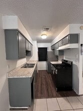 145 S Dexter Dr in Westwego, LA - Building Photo - Building Photo