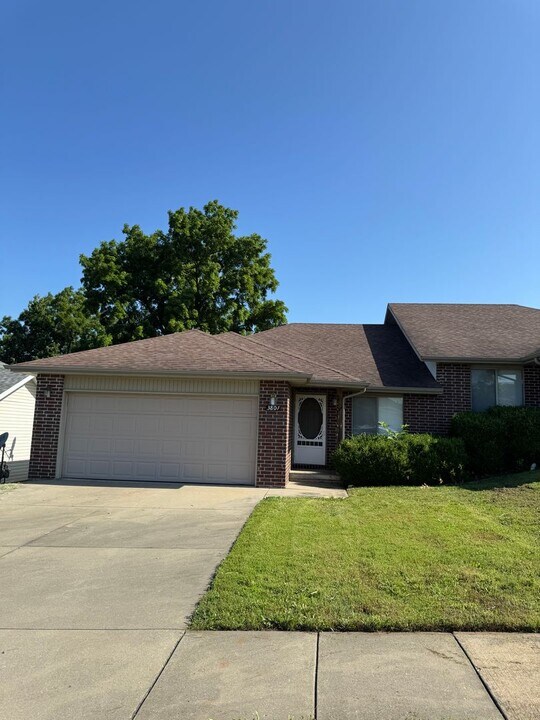 3805-3807 W Montclair St in Springfield, MO - Building Photo