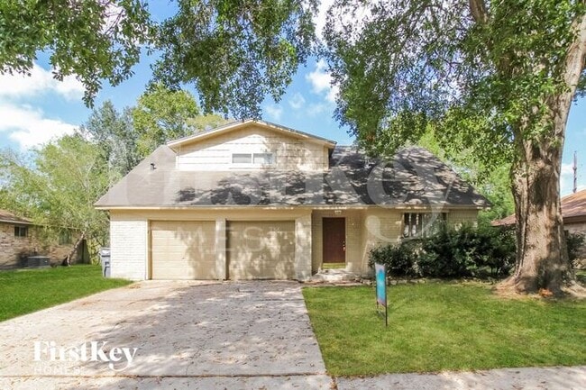 property at 2517 Leichester Dr