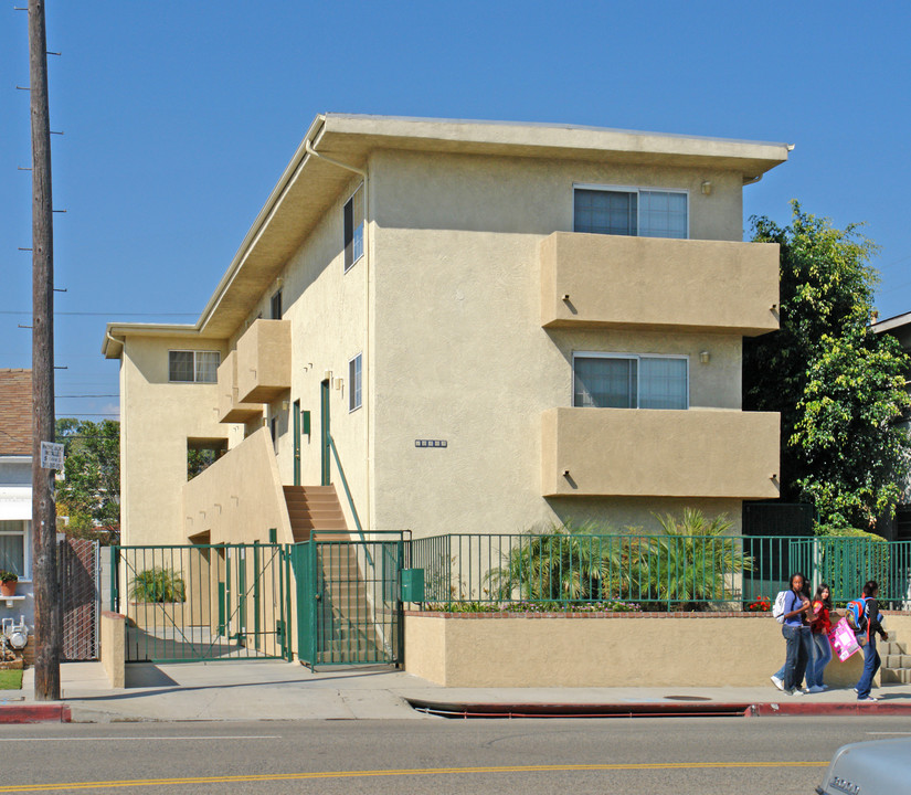 10809 Palms Blvd in Los Angeles, CA - Building Photo