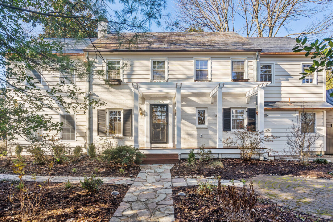 7400 Connecticut Ave in Chevy Chase, MD - Building Photo