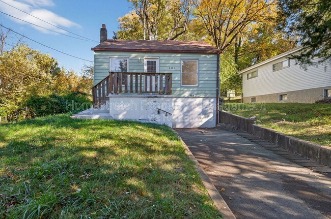 6166 Emerald Ave in Ferguson, MO - Building Photo - Building Photo