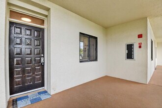 3050 Presidential Way in West Palm Beach, FL - Building Photo - Building Photo